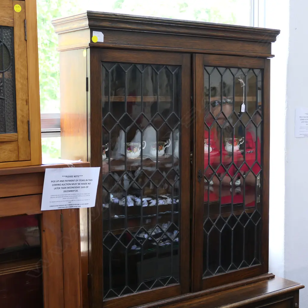 OAK LEADLIGHT DISPLAY CABINET H 1130 MM Image 1++