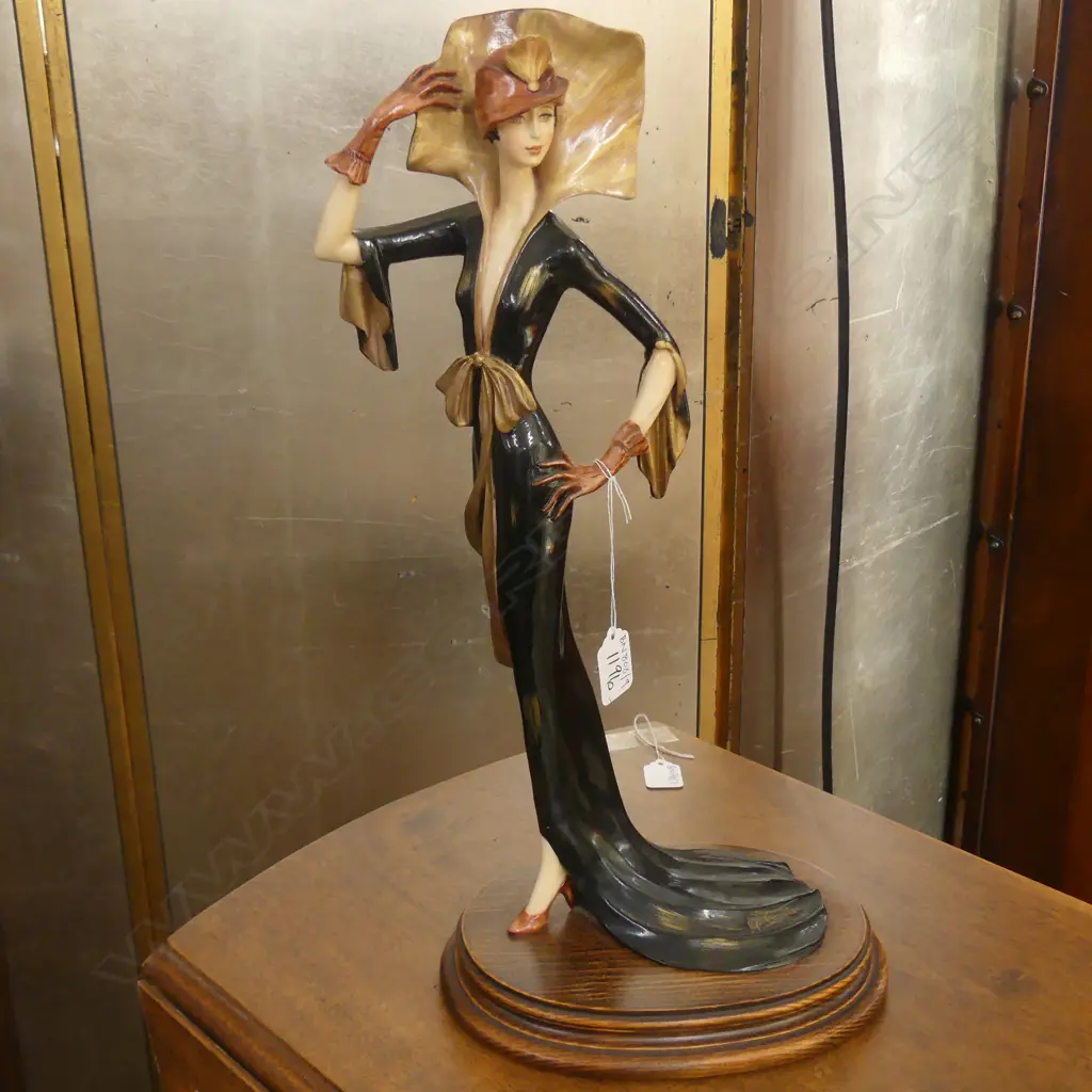 A SANTINI SIGNED RESIN FIGURINE Image 1++