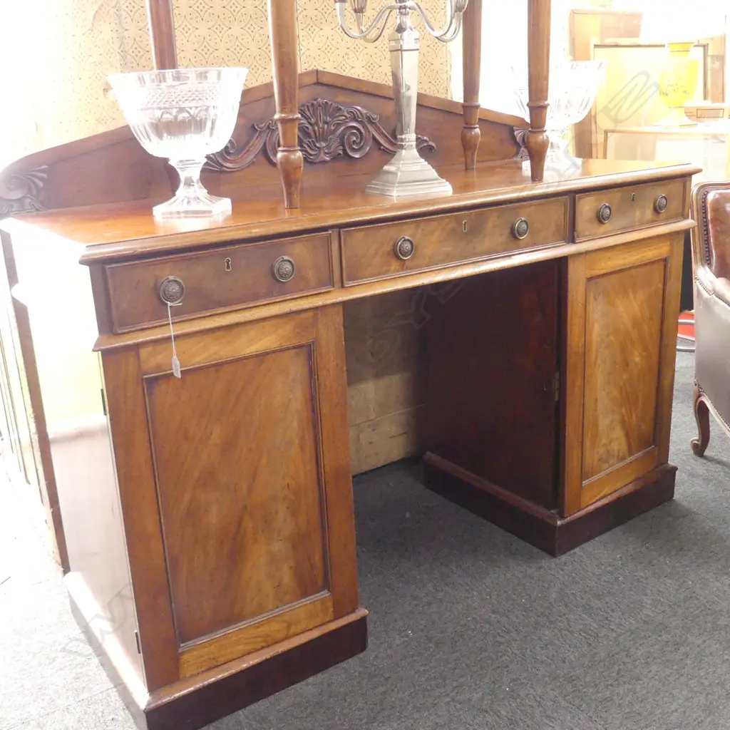 VICT. MAHOGANY TWIN PEDESTAL 3 DRAWER SIDEBOARD W. 1570MM Image 1++