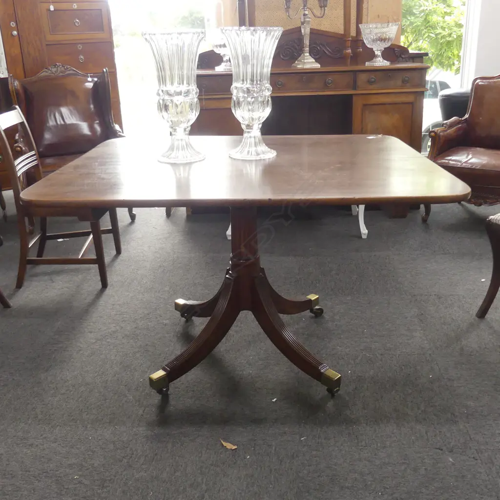 MAHOGANY REGENCY PEDESTAL TABLE  Image 1++