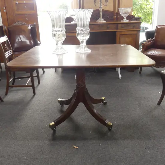 MAHOGANY REGENCY PEDESTAL TABLE 