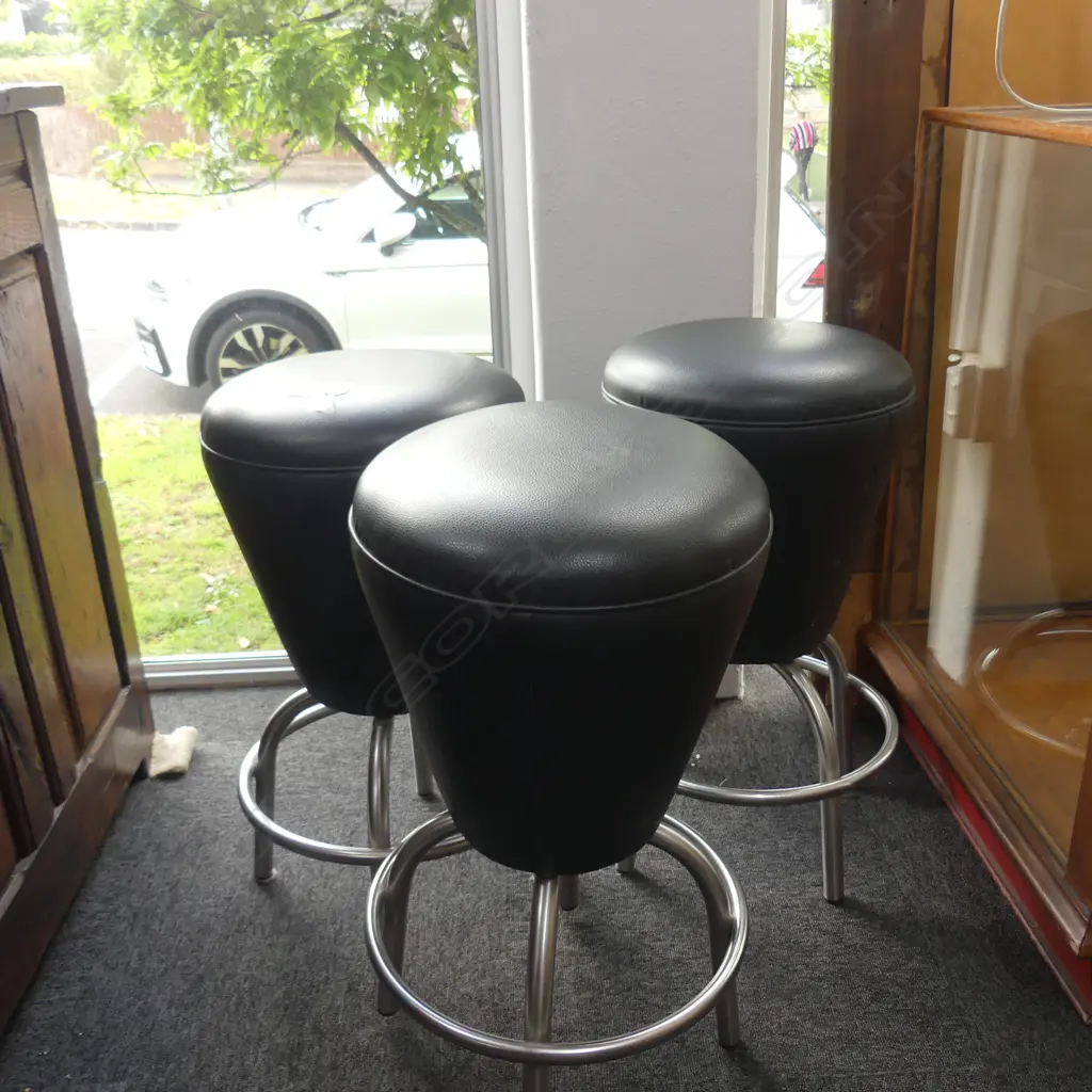 3 BLACK UPHOLSTERED & CHROME STOOLS Image 1++