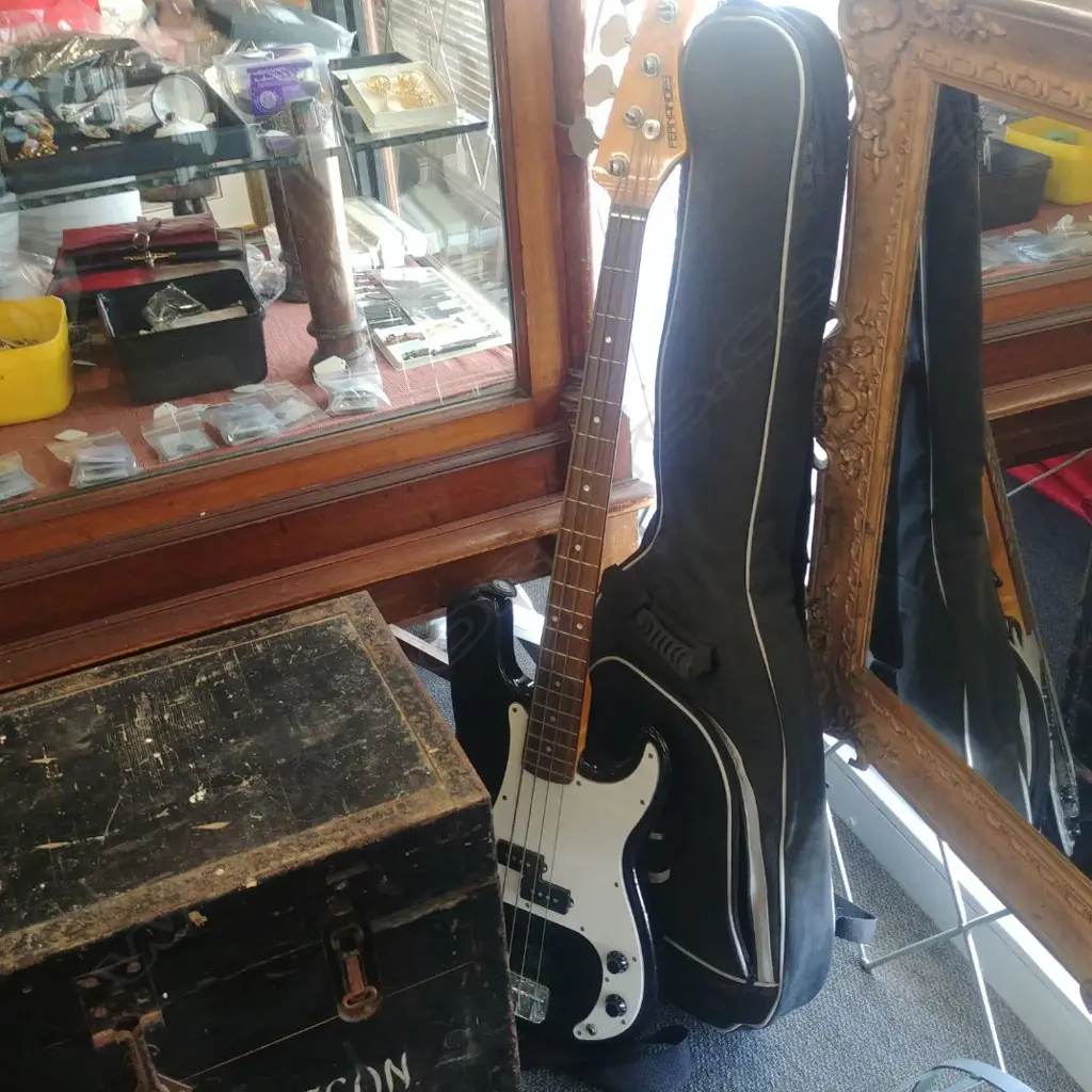 FERNANDES BASS GUITAR Image 1++