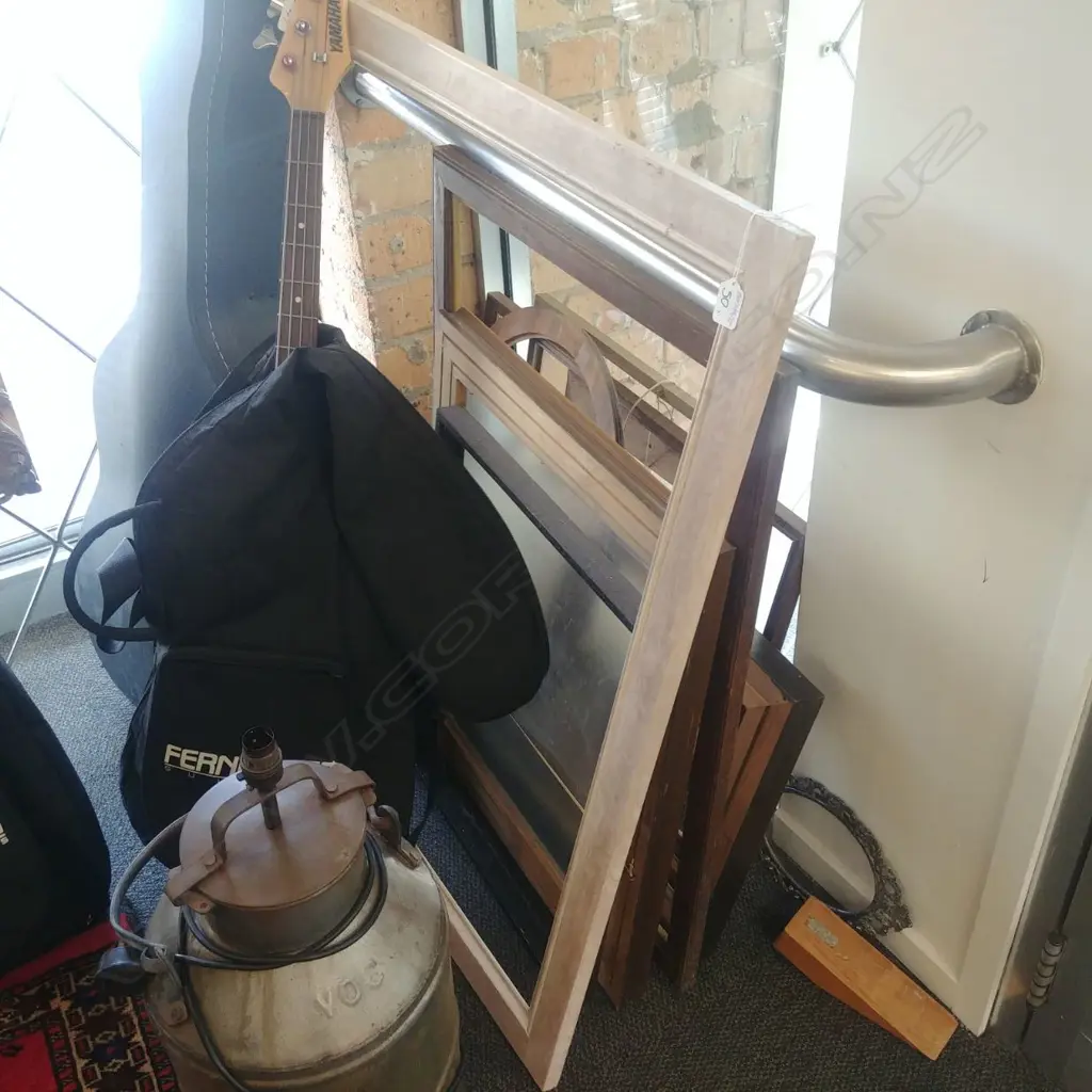 ASST PICTURE FRAMES Image 1++
