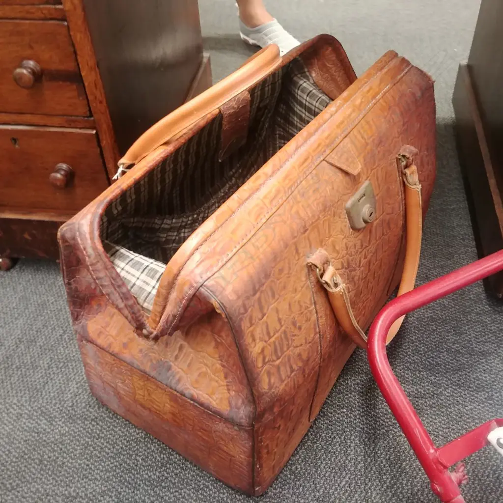 CROCODILE BAG Image 1++