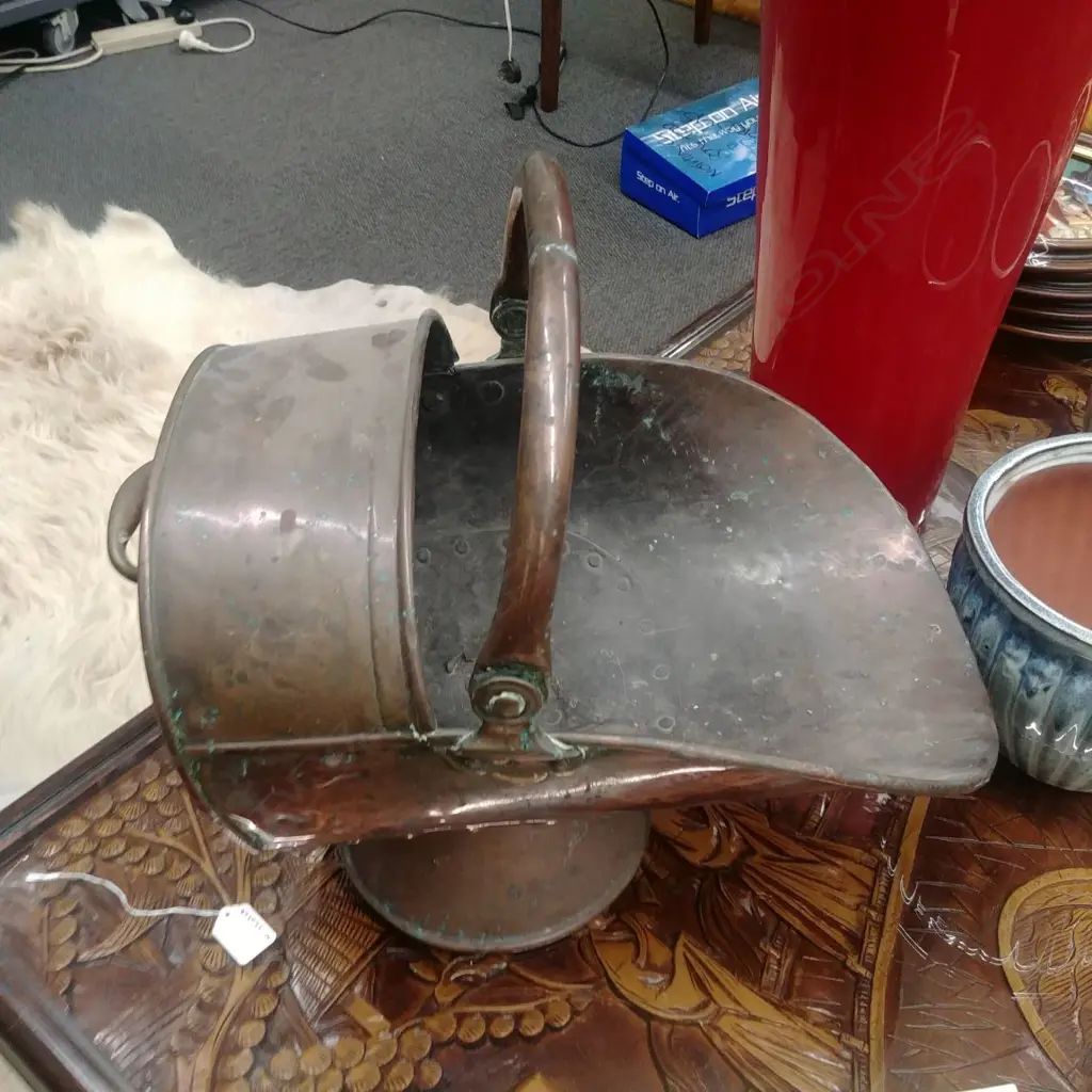 ANTIQUE COAL SCUTTLE  Image 1++