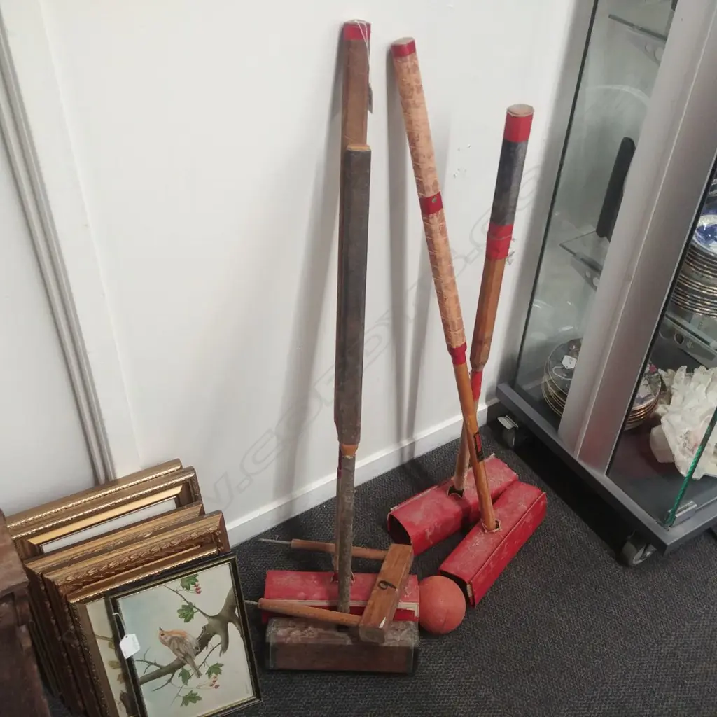 ANTIQUE CROQUET SET Image 1++
