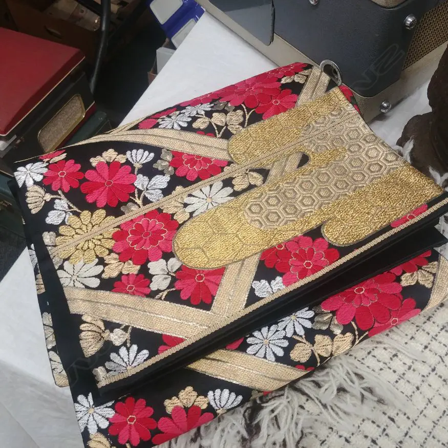 LONG GILT STITCHED SASH  Image 1++