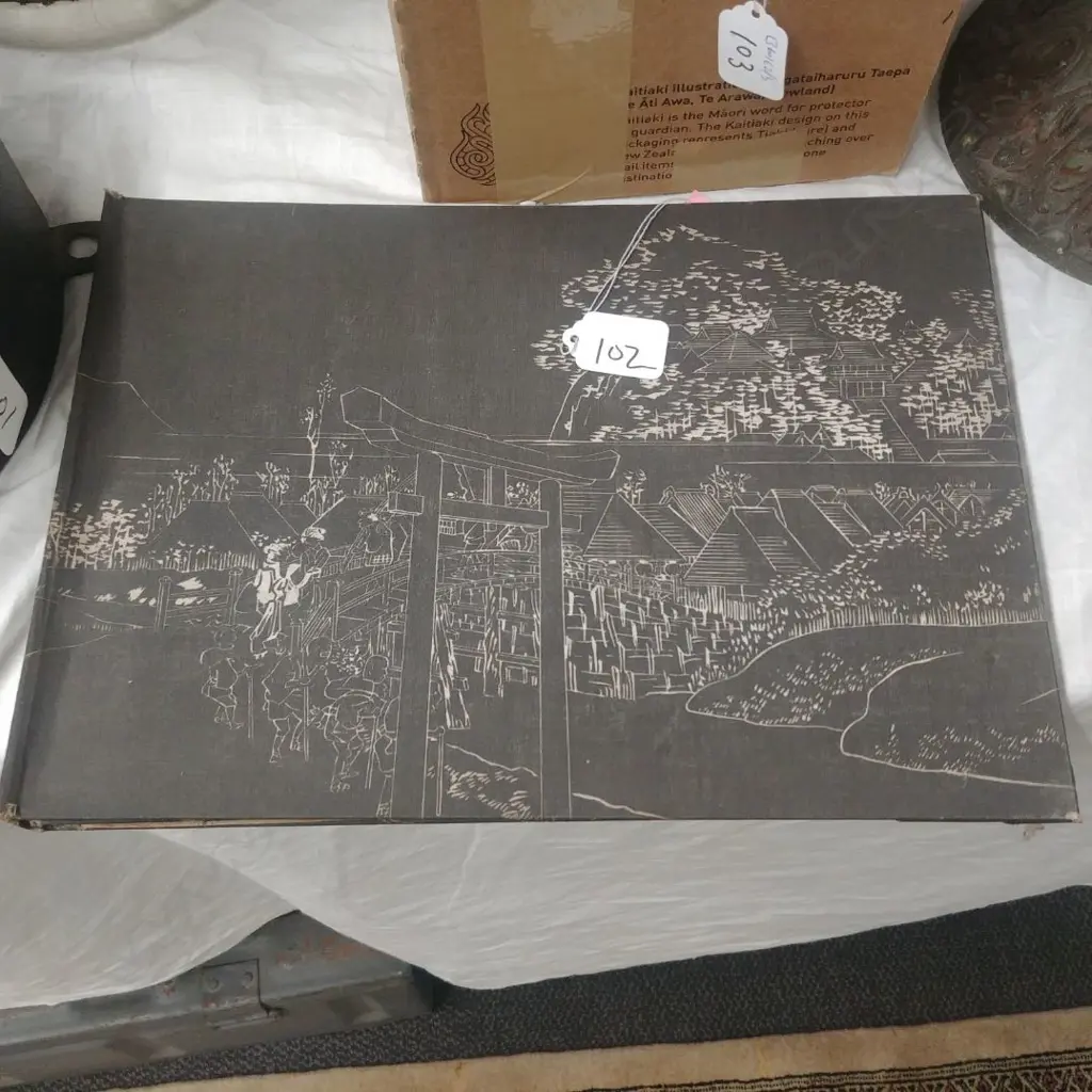 OLD JAPANESE BOOK OF WOODBLOCK PRINTS Image 1++