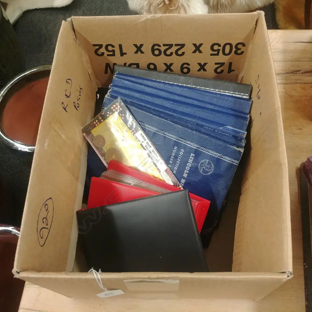BOX ASST WORLD COINS Image 1++