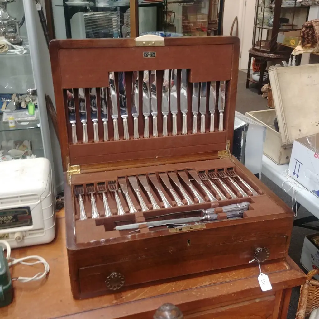 SILVER PLATE CUTLERY SET IN BOX Image 1++