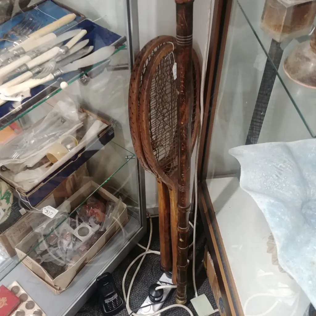 2 VINTAGE TENNIS RACKETS Image 1++