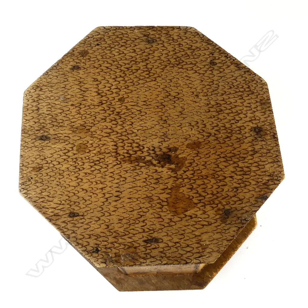 A New Zealand pokerwork wastepaper bin Image 1++