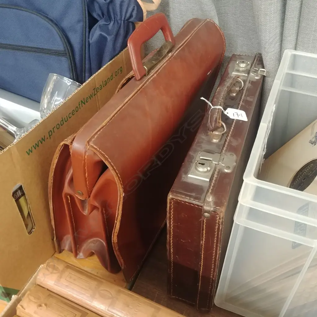 2 LEATHER SATCHELS Image 1++