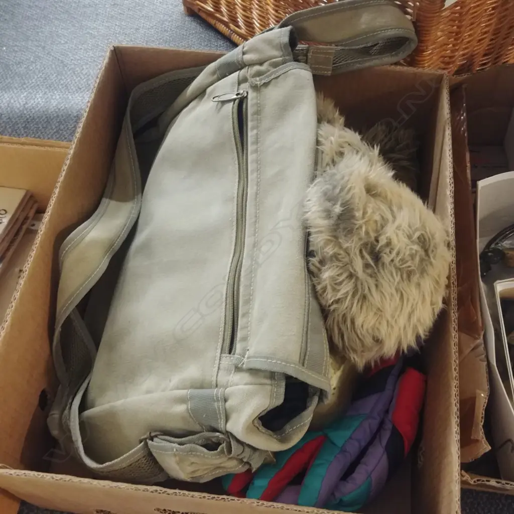 BOX TEDDY/SATCHEL ETC. Image 1++