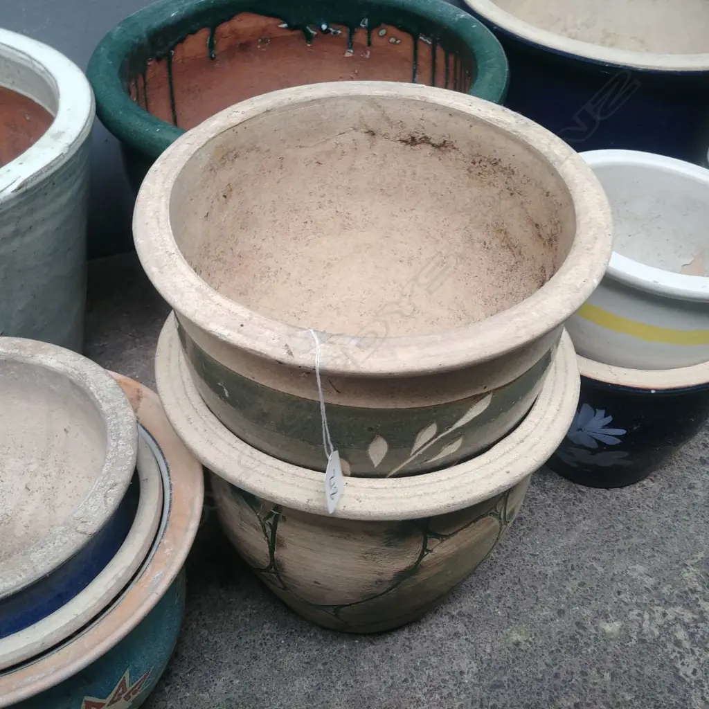 2 MED PLANT POTS  Image 1++