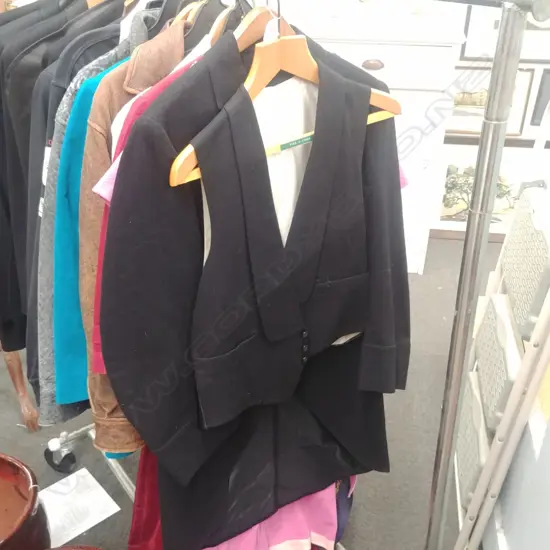 VICTORIAN GENT'S FROCK COAT & WAISTCOAT