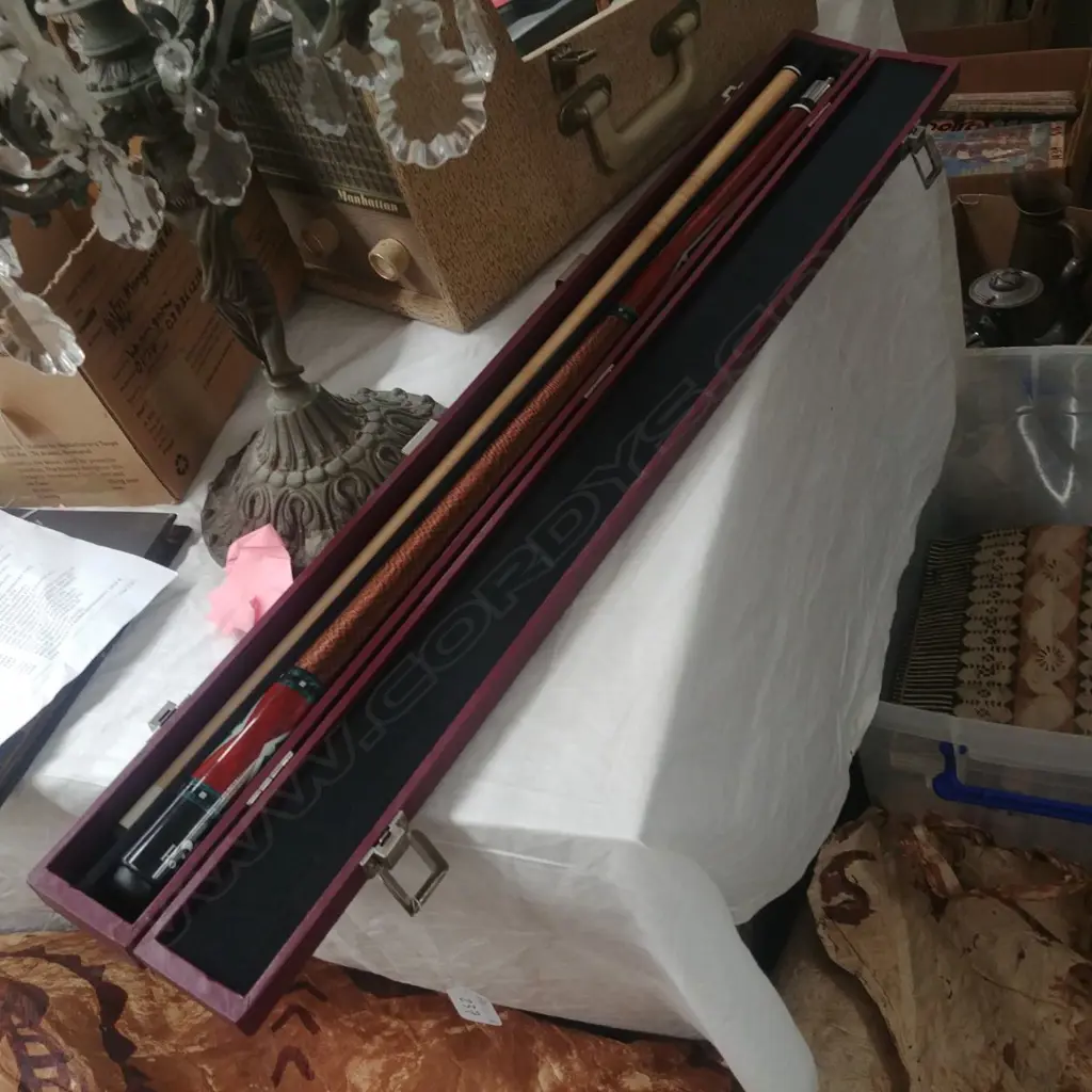 CASED BILLIARD CUE Image 1++