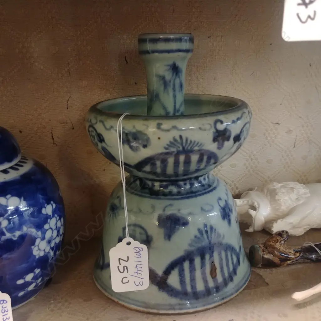 B/W CHINESE  VASE Image 1++