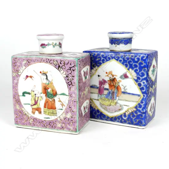 A pair of Qianlong period porcelain tea caddies