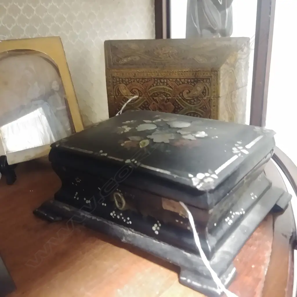 PAPERMACHE SMALL BOX Image 1++