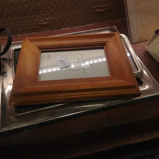 EP PICTURE FRAME + 2 OTHERS