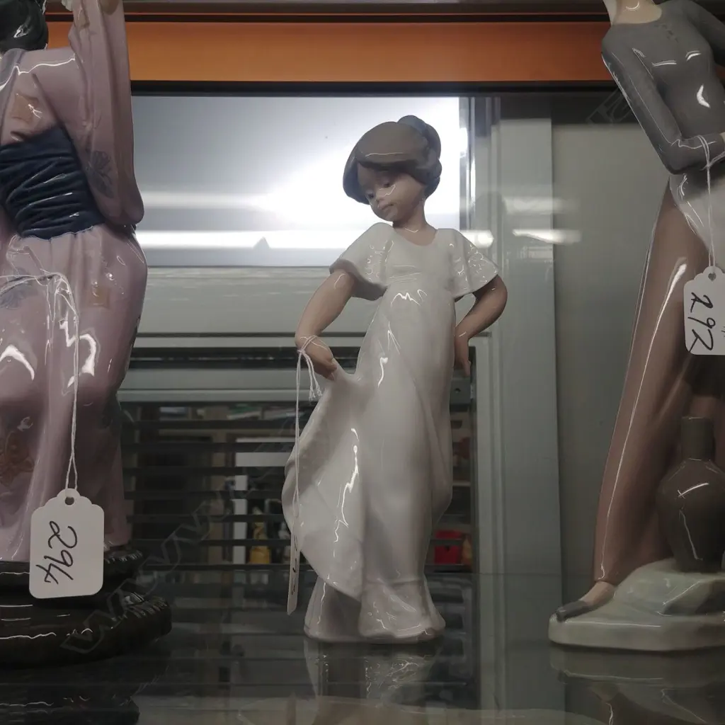 NAO YOUNG GIRL FIGURE Image 1++