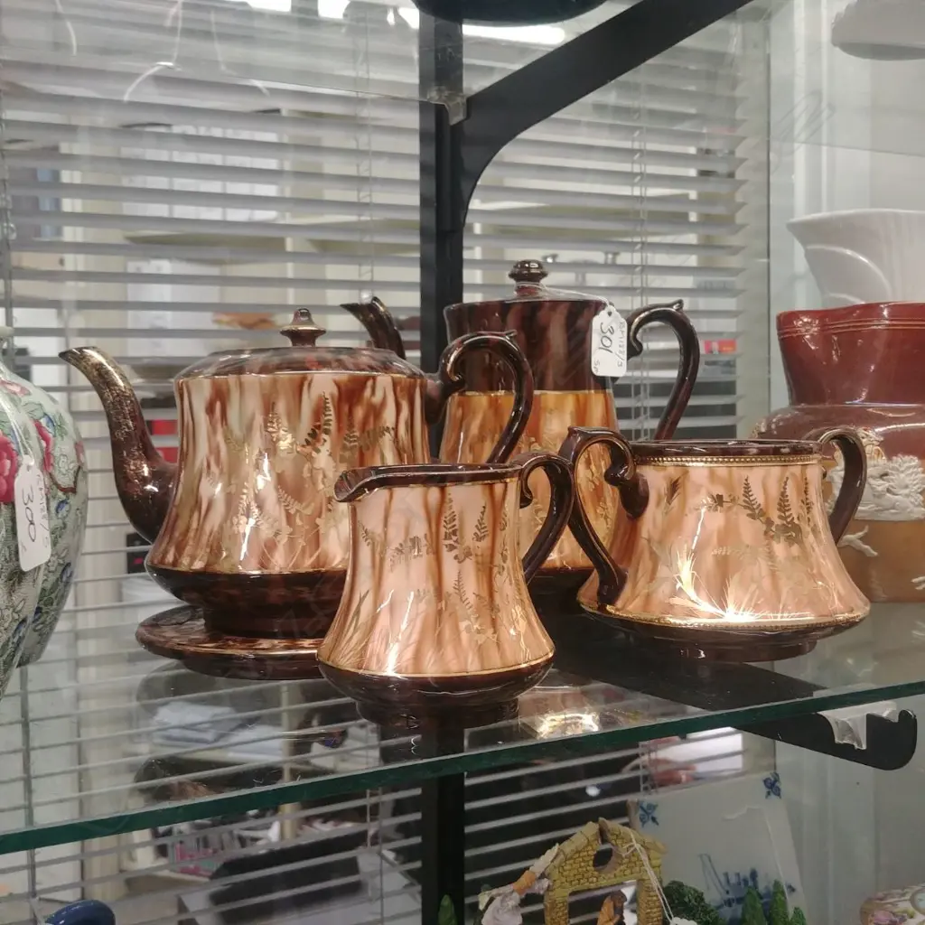 CERAMIC TEA SET, WITH GOLD DETAIL 5PC.  Image 1++