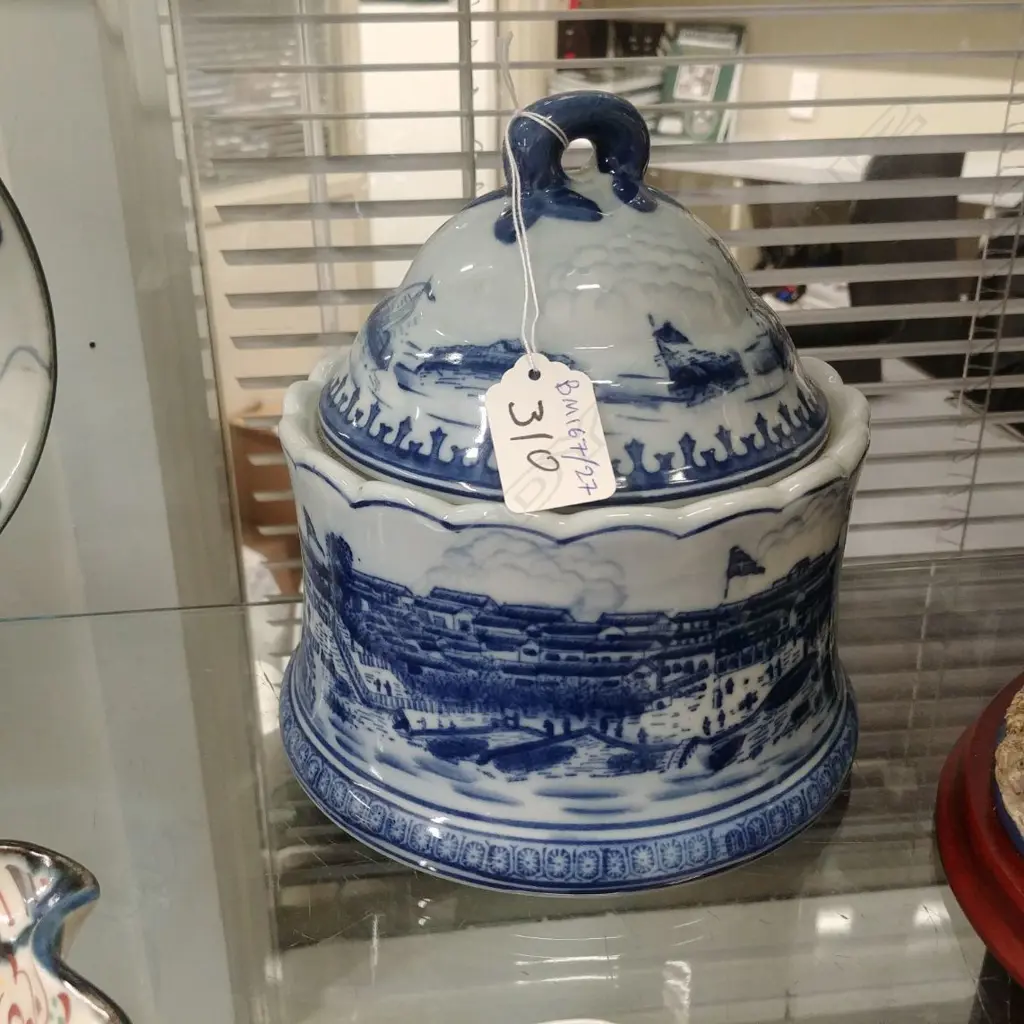 CHINESE CERAMIC B&W COOKIE JAR Image 1++