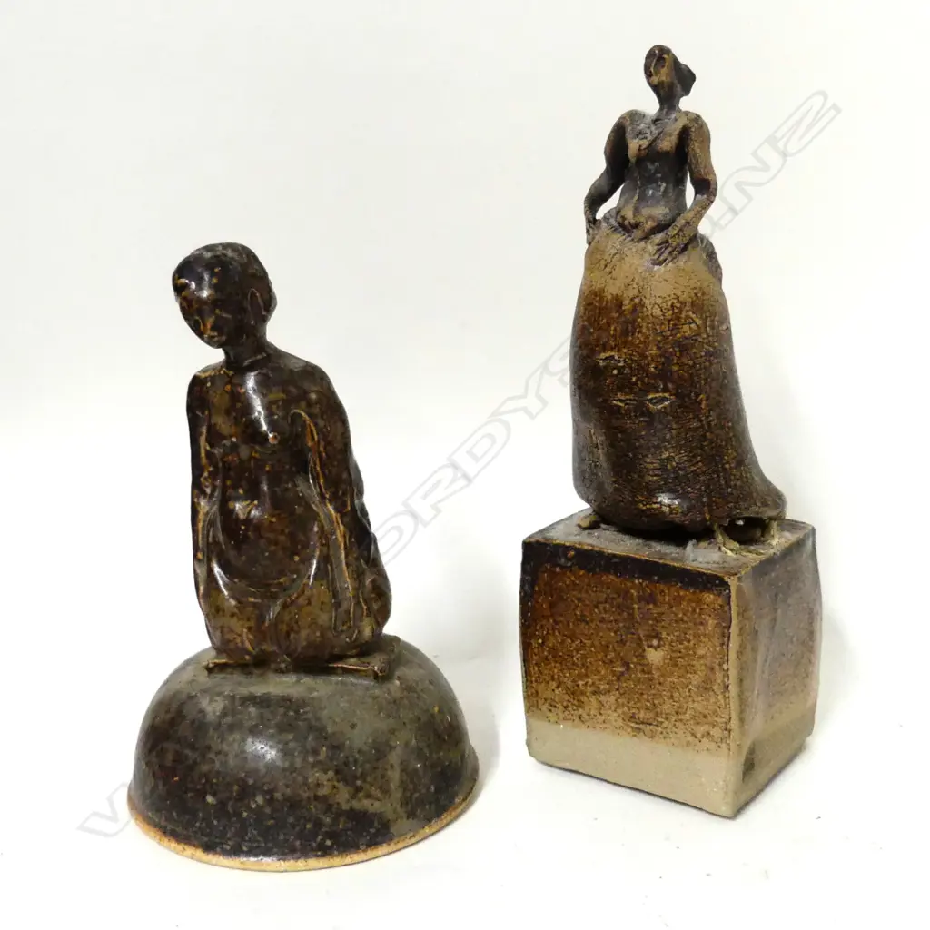 Two Greig Barnett studio pottery figures Image 1++