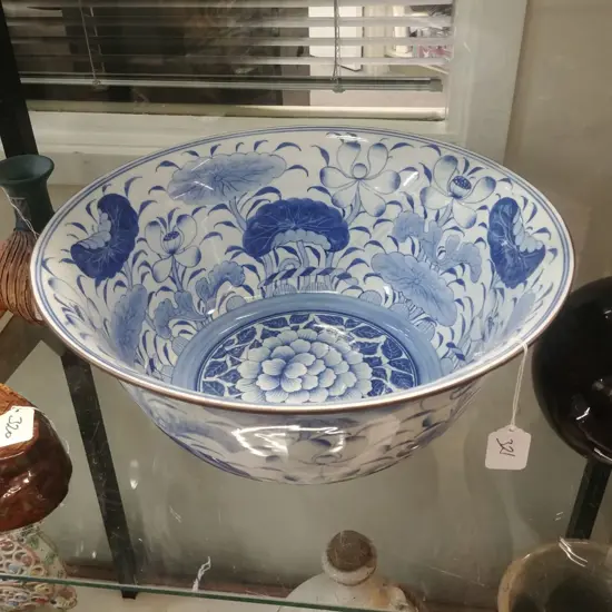 LARGE B+WHITE BOWL