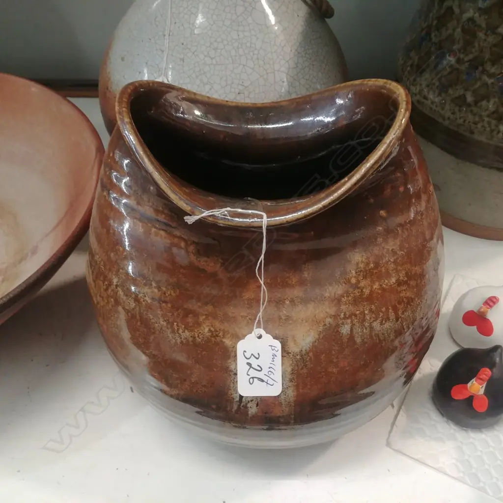 SQUAT CERAMIC VASE Image 1++