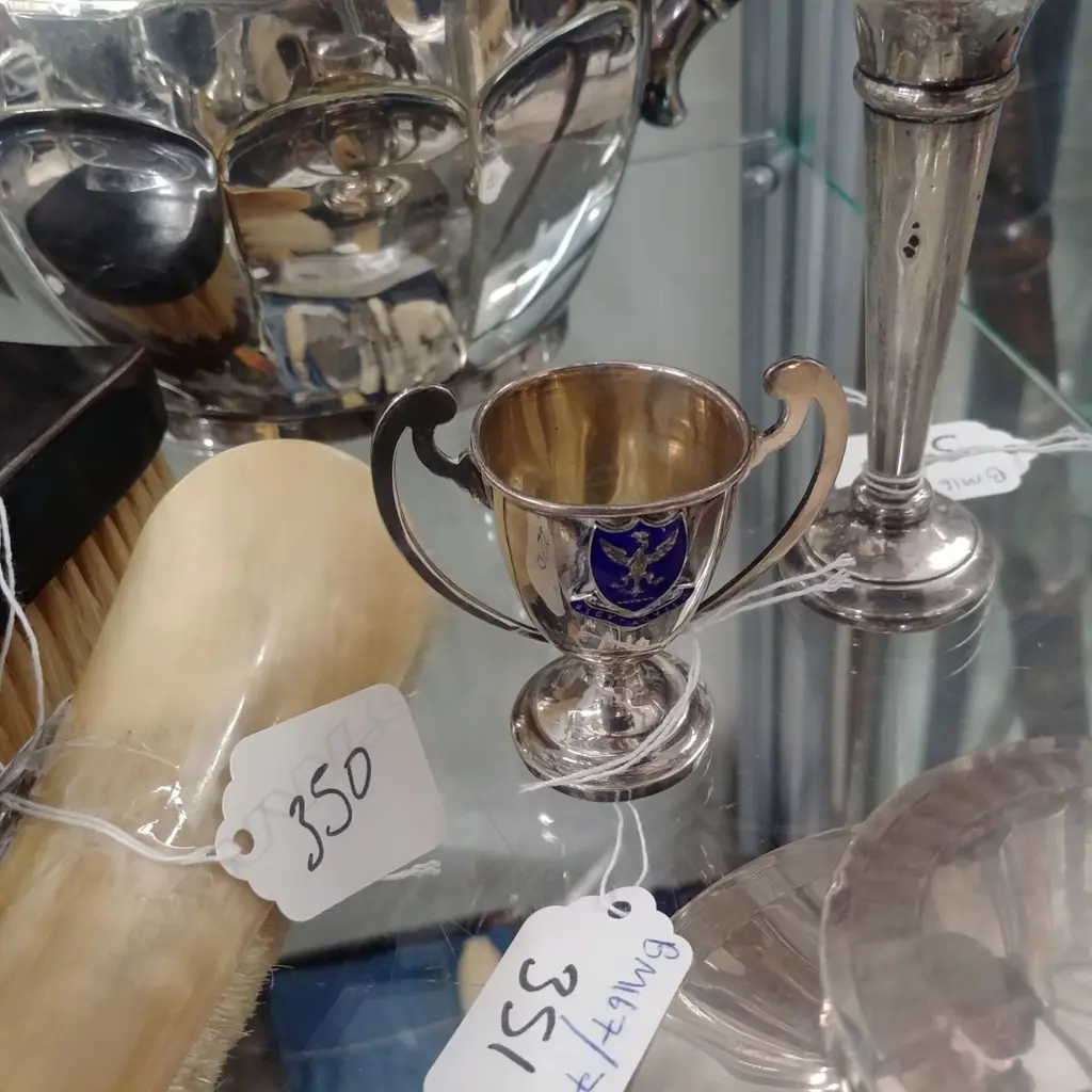 SML S/S TROPHY W/ ENAMEL CREST  Image 1++