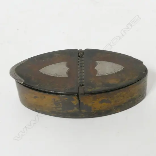 A Georgian papier-mâché double snuff box