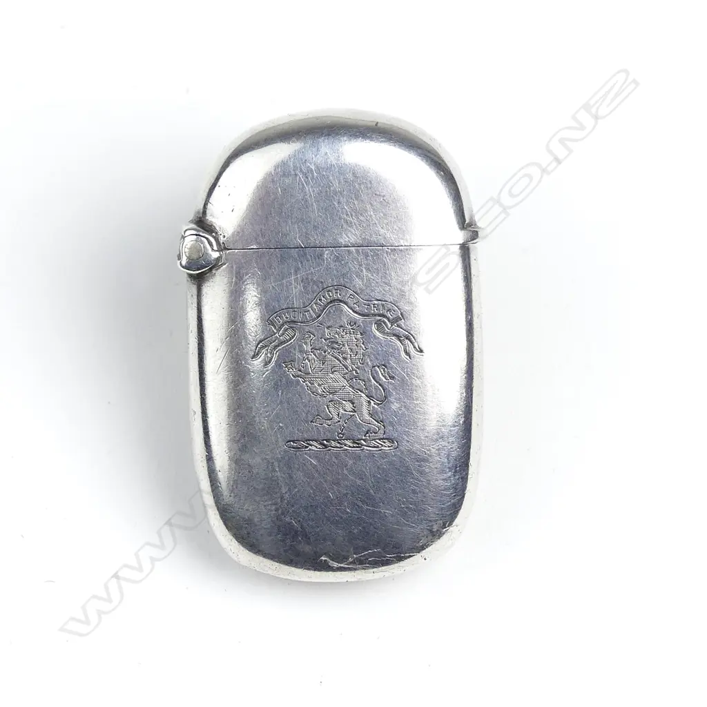 A Victorian plain silver lozenge form vesta case Image 1++