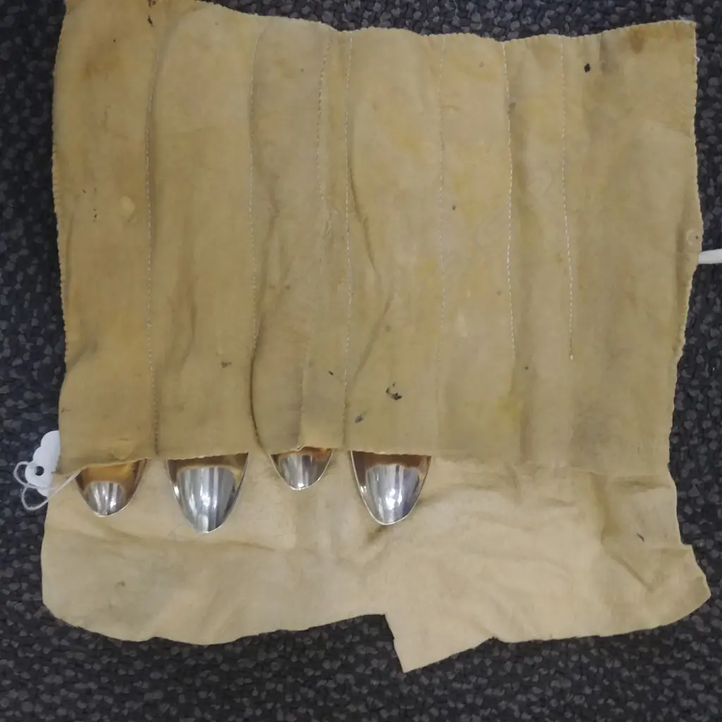 S/S SET 4 TEASPOONS + 2 SALT SPOONS IN WRAP  Image 1++