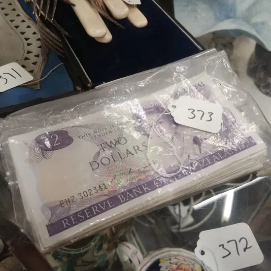NZ BANKNOTES $1X49 $2X2