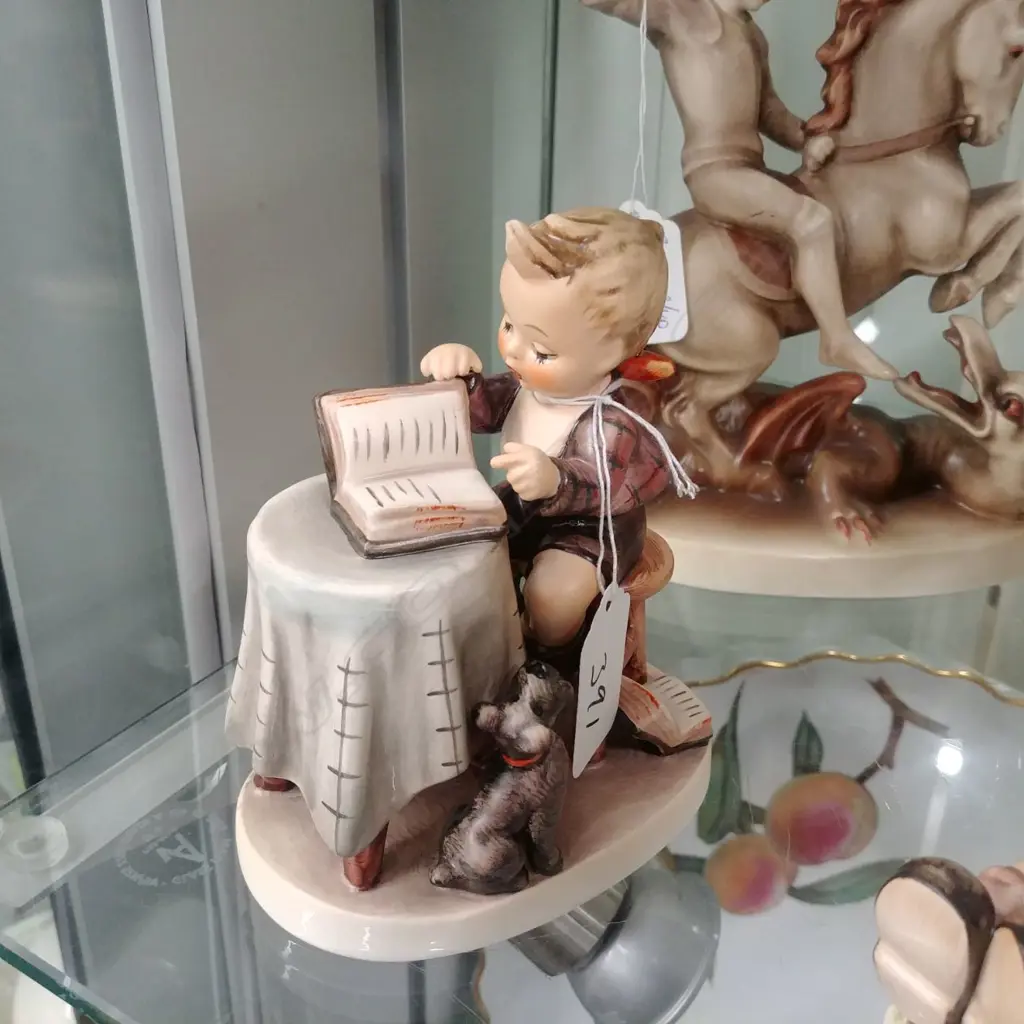 HUMMEL  #306 BOOKEEPER Image 1++