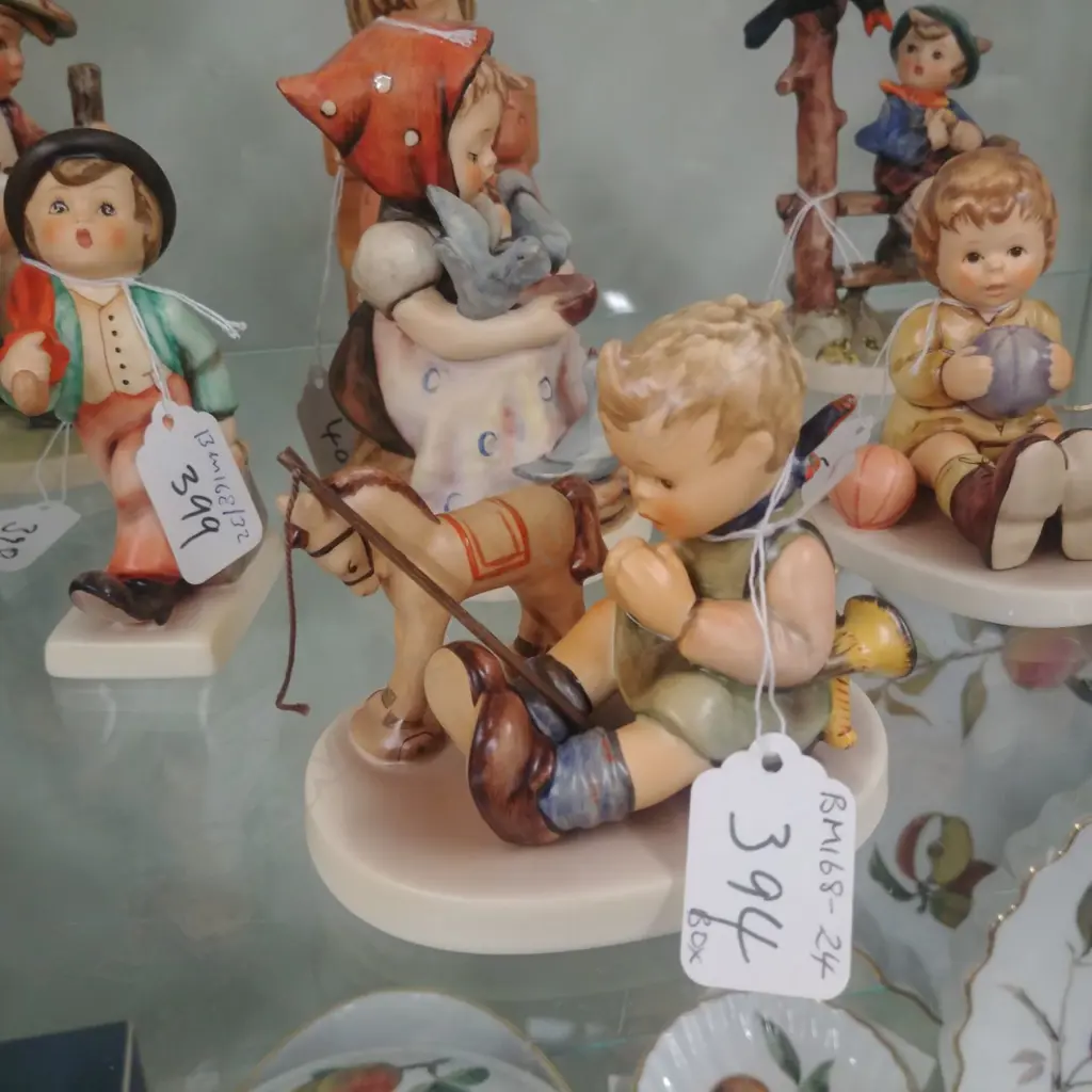 HUMMEL  #658 PLAYFUL BLESSING Image 1++