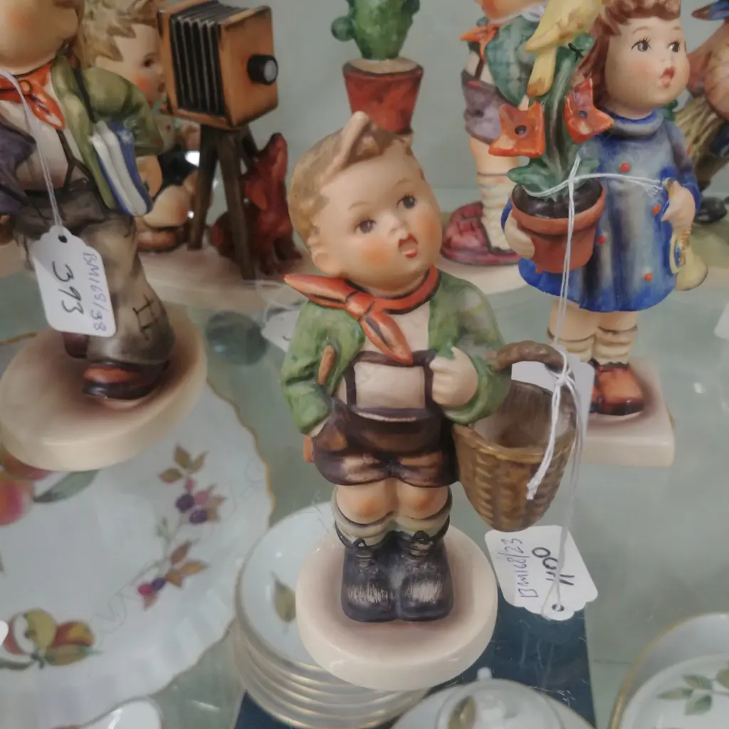 HUMMEL, #51 VILLAGE BOY Image 1++