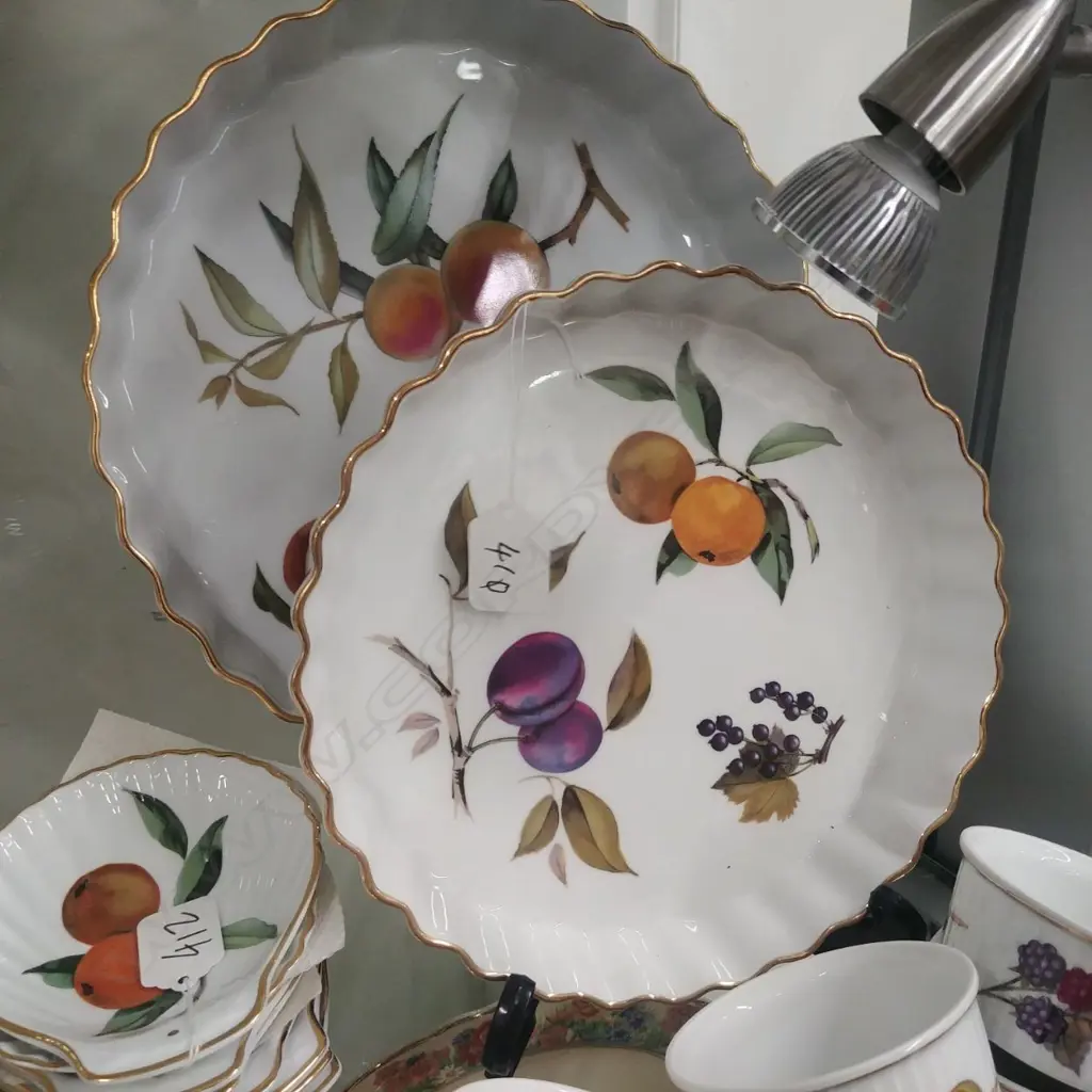 TWO ROYAL WORCESTER 'EVESHAM' FLAN DISHES Image 1++