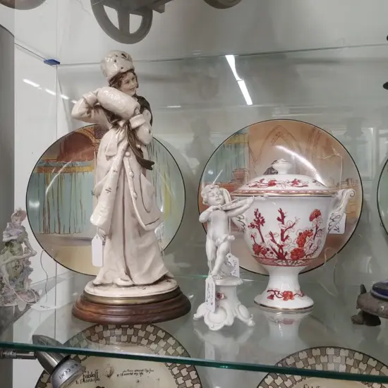 CAPODIMONTE FIGURES+ & COALPORT LIDDED URN A/F