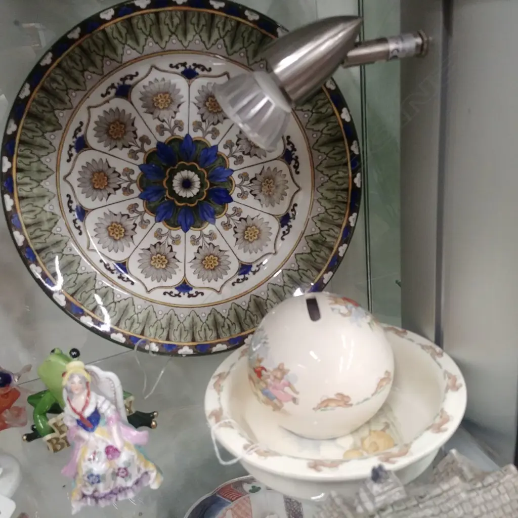 R/D PLATE + 2 BUNNYKINS PCS Image 1++