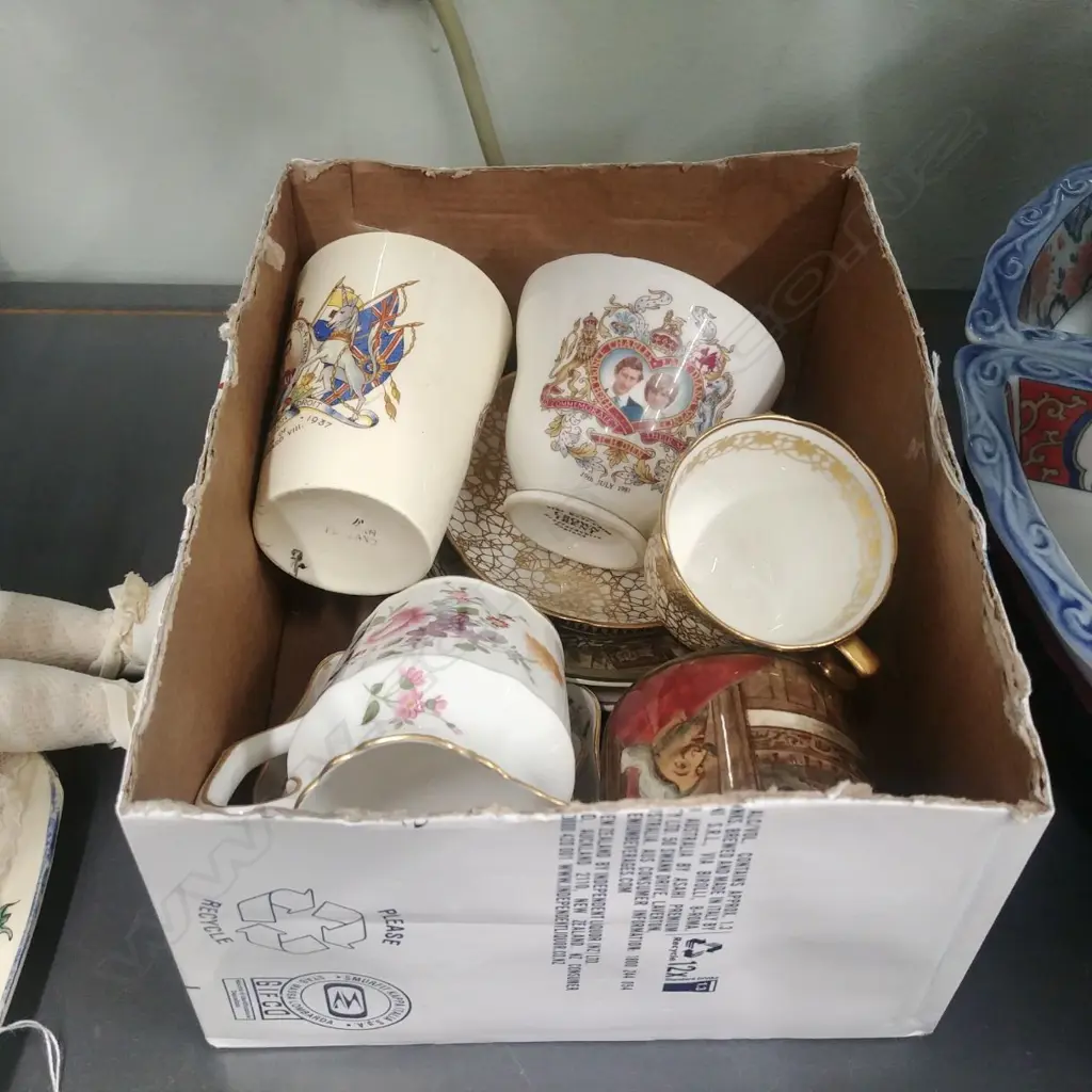 3 CROWN DERBY; HAMMERSLEY; ROYAL.D.; HRH CUP/SAUCER Image 1++