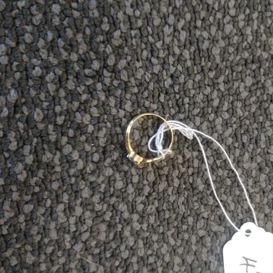 18CT & BLUE STONE RING - 1.57g