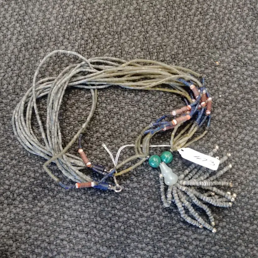 SMALL CYLINDER BEAD SERPENTINE + OCTOPUS NECKLACE  Image 1++