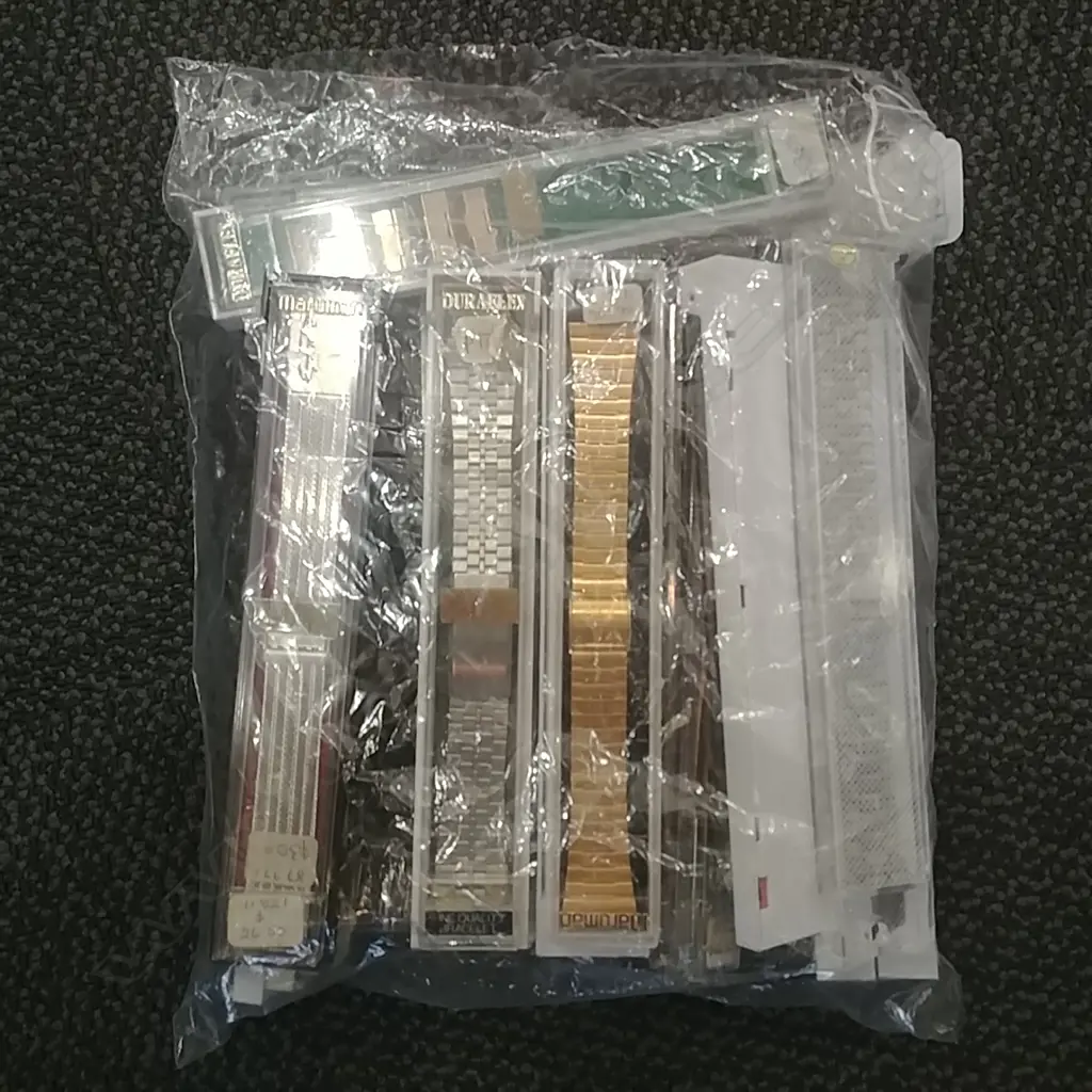 SELECTION OF MEN'S BRACELET WATCH STRAPS  Image 1++