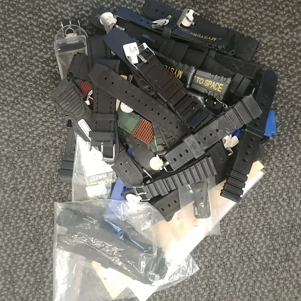 SELECTION OF RESIN WATCH STRAPS & OTHERS Image 1++
