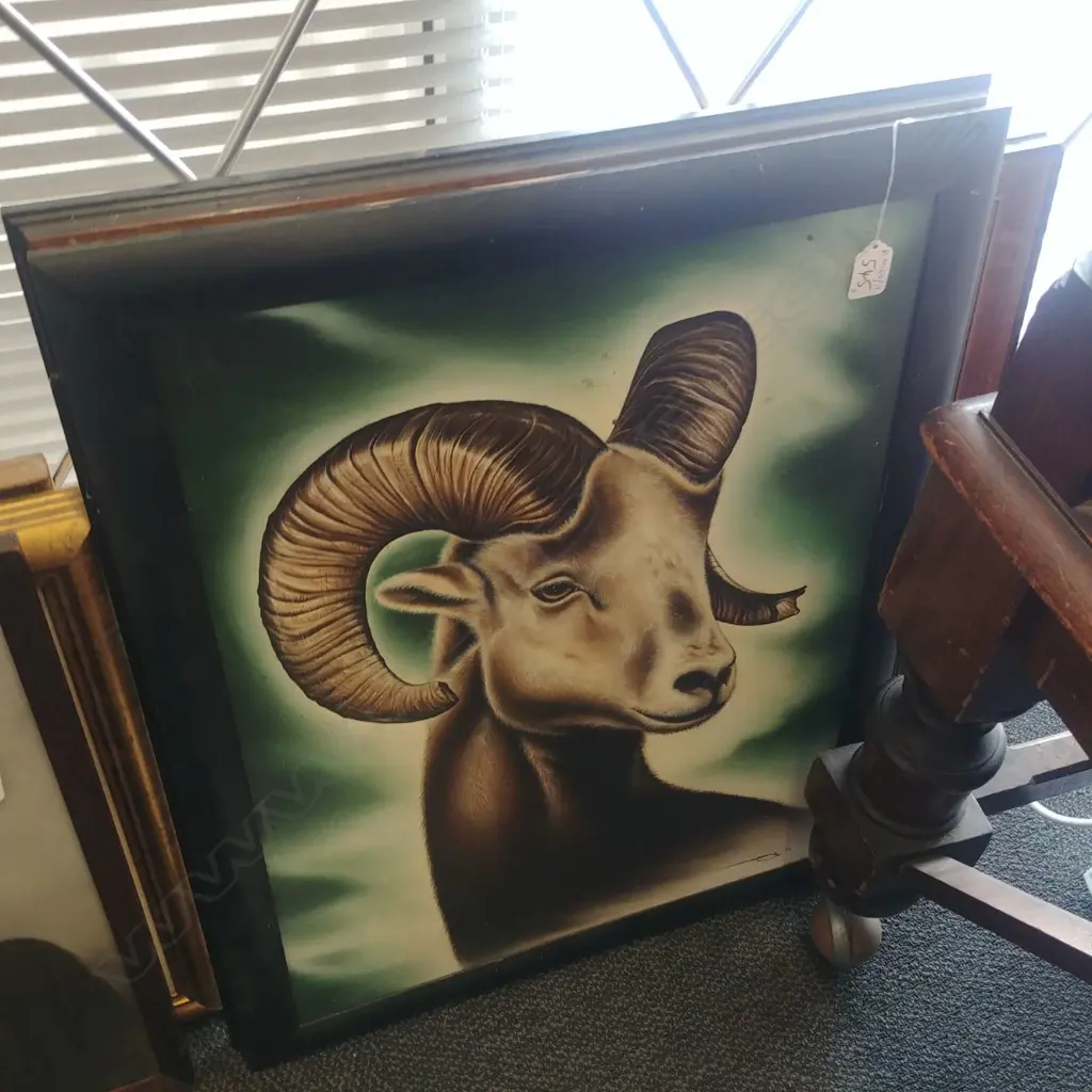 2 ANIMAL PORTRAIT OILS + VELVET PAINTINGS  Image 1++