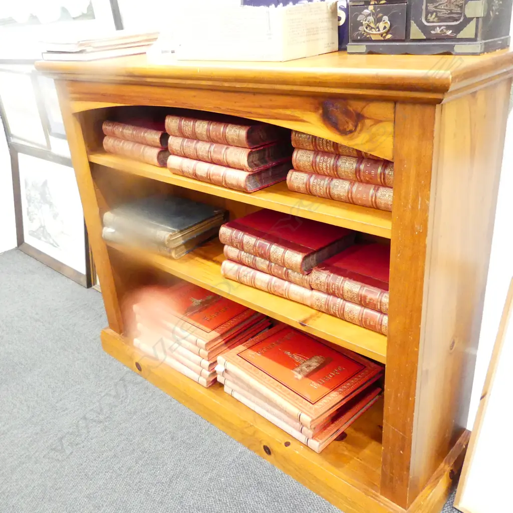 PINE BOOKCASE Image 1++